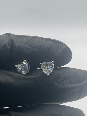 VVS1 2 Carat Moissanite Heart-Shaped Stud Earrings